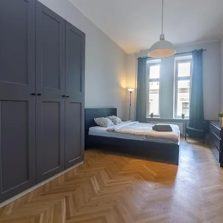 Apartment Elegant 3-bedroom Haven