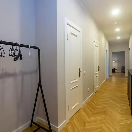 Daire Elegant 3-bedroom Haven *